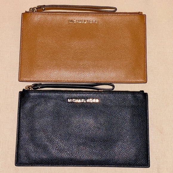 MICHAEL KORS Black & Brown/Tan Leathers Wristlets - Picture 6 of 7